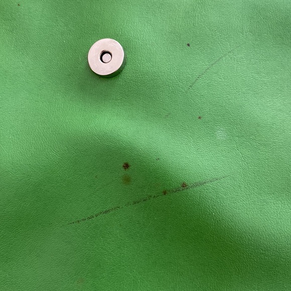 Emillie M Green Tote with Compartments - Picture 7 of 8